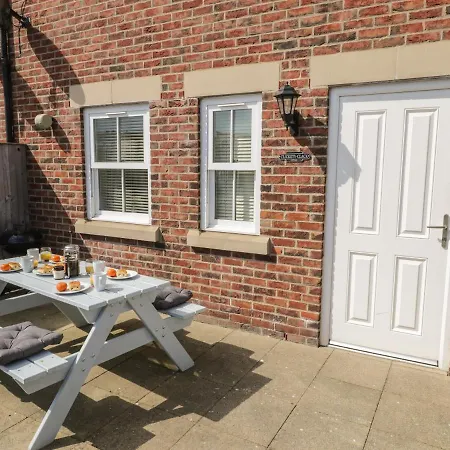 Clickety-clack Whitby